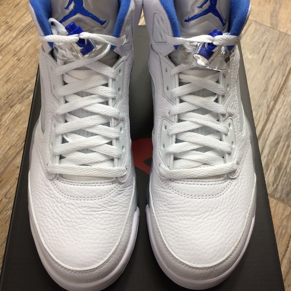 Jordan 5 Retro White Stealth (2021) M9, W10.5 - Picture 5 of 15